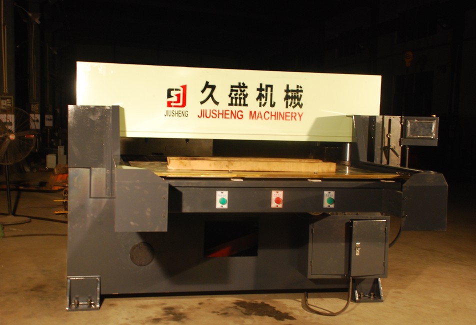全自動(dòng)高精度 商標(biāo)模切機(jī)